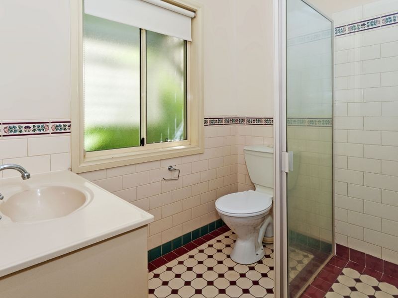 24 Thynne Avenue, Norman Park QLD 4170