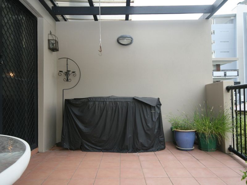 6/240 Wellington Road, Kangaroo Point QLD 4169