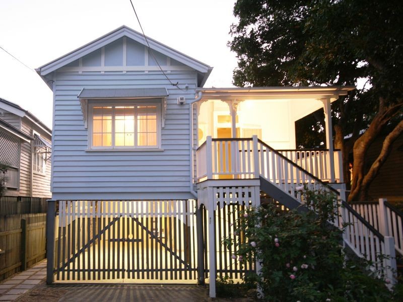 30 Barker Street, East Brisbane QLD 4169