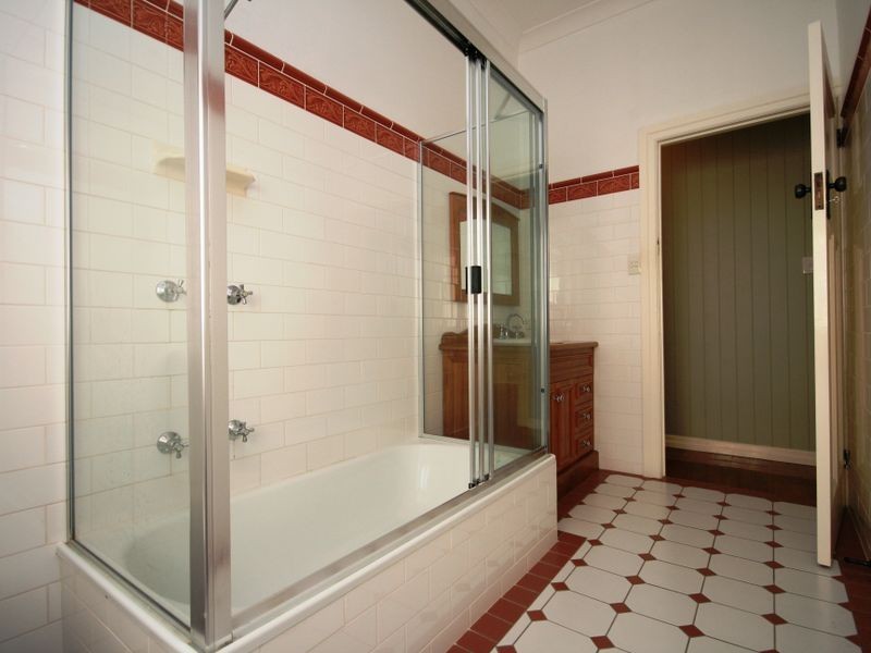 30 Barker Street, East Brisbane QLD 4169