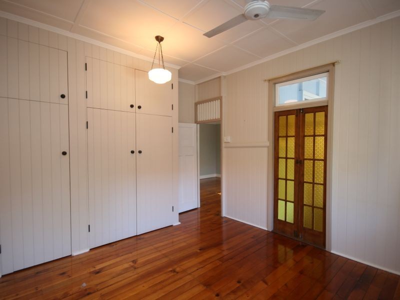 30 Barker Street, East Brisbane QLD 4169