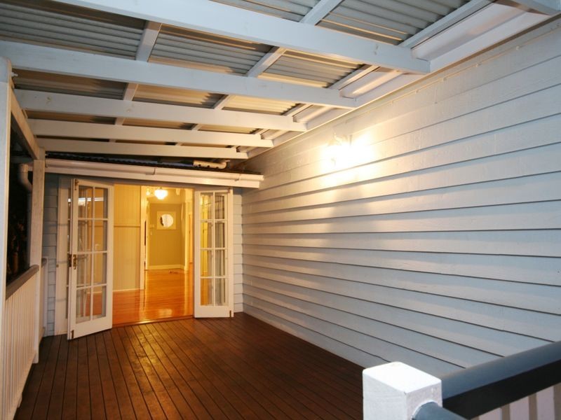 30 Barker Street, East Brisbane QLD 4169