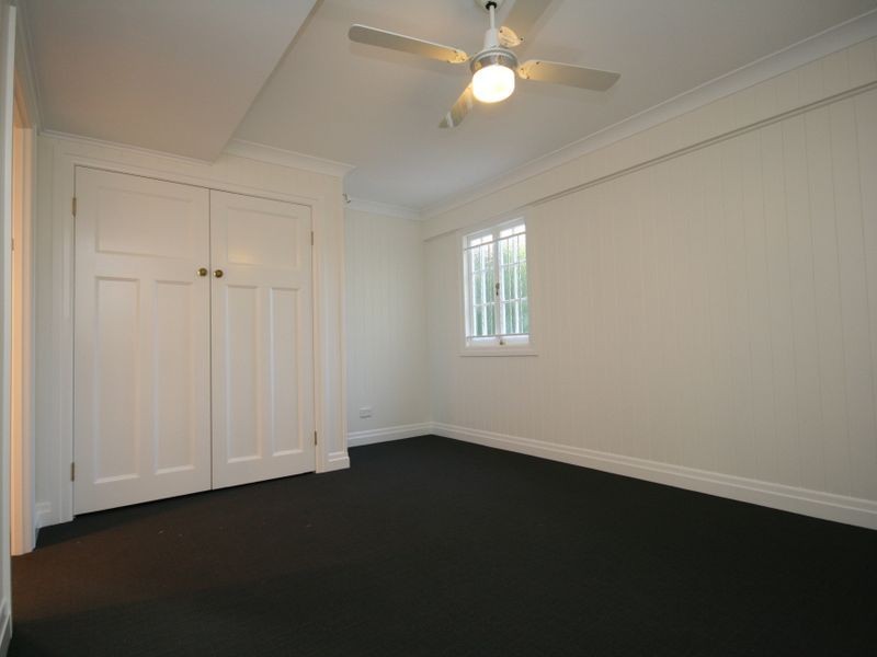 30 Barker Street, East Brisbane QLD 4169