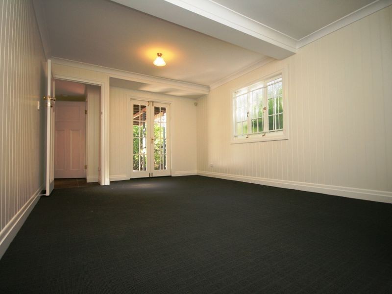 30 Barker Street, East Brisbane QLD 4169