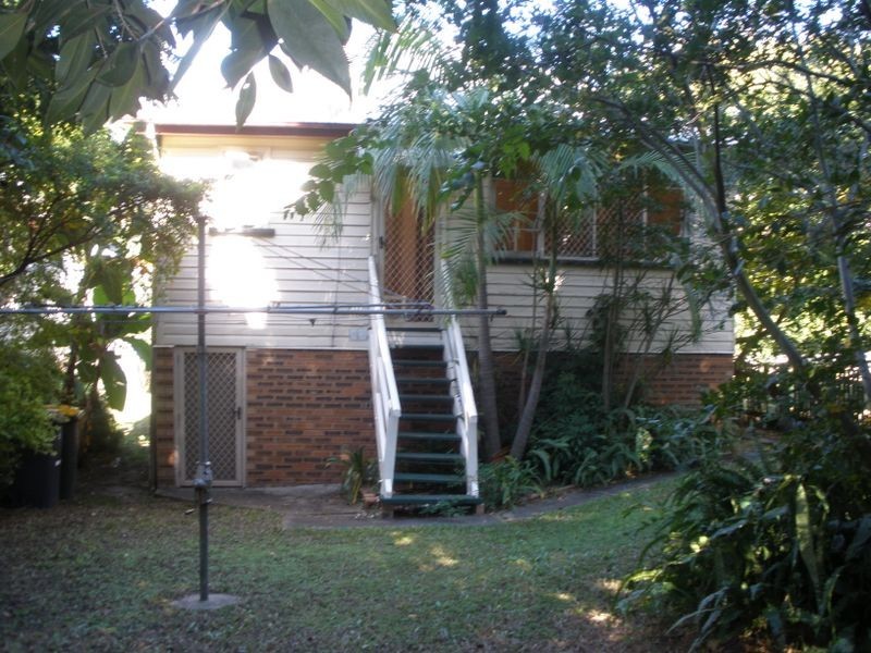 31 Henry Street, Woolloongabba QLD 4102