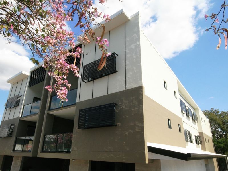 135 Cavendish Road, Coorparoo QLD 4151