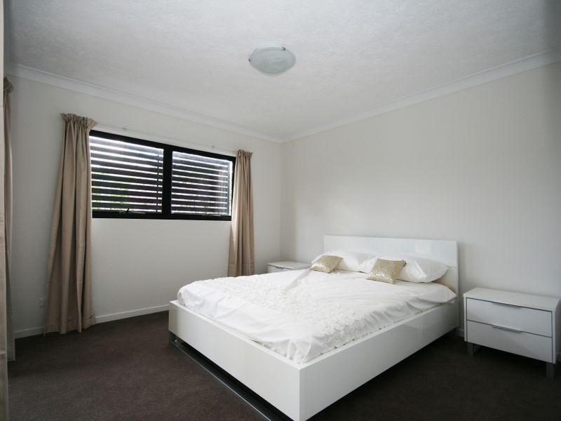 135 Cavendish Road, Coorparoo QLD 4151