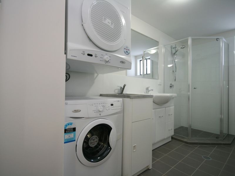 135 Cavendish Road, Coorparoo QLD 4151