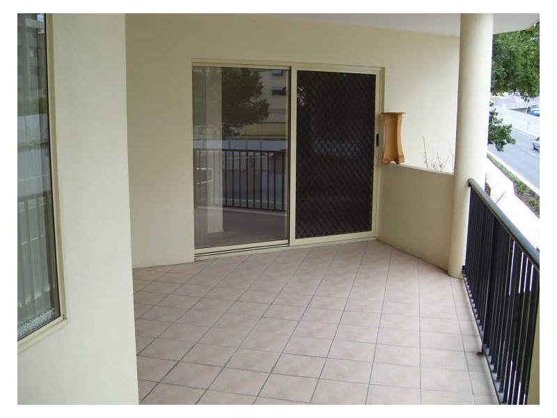 4/15 Rawlins Street, Kangaroo Point QLD 4169