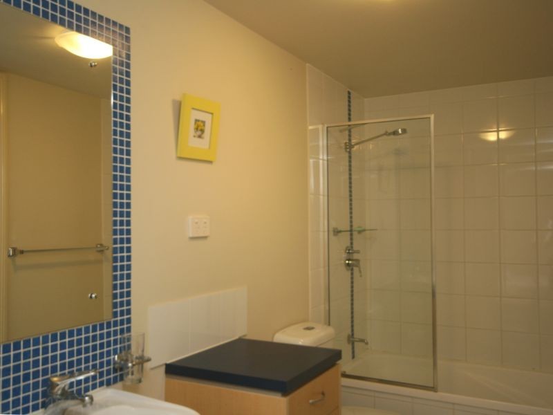 2/19 Thorn Street, Kangaroo Point QLD 4169