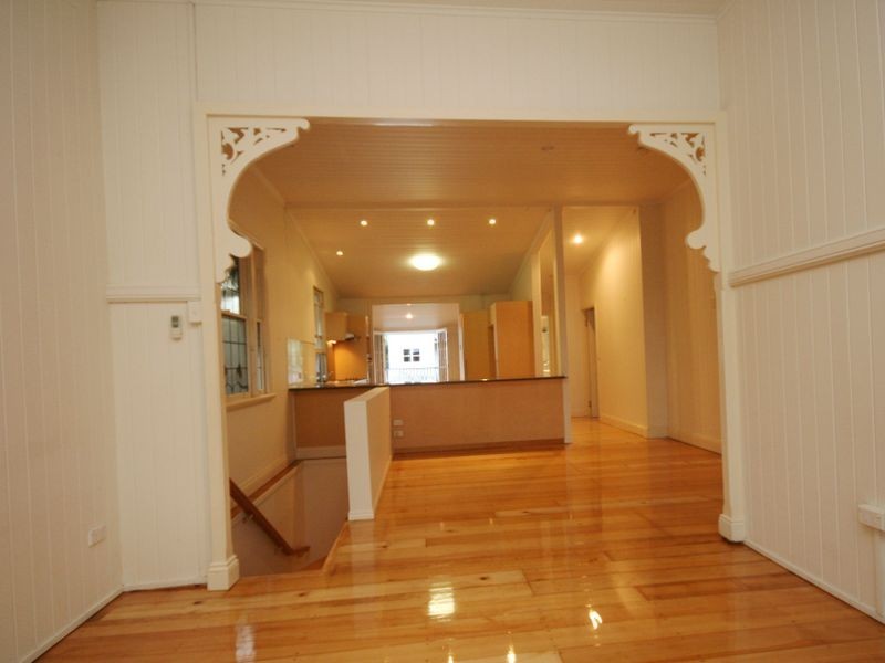 22 Barker Street, East Brisbane QLD 4169