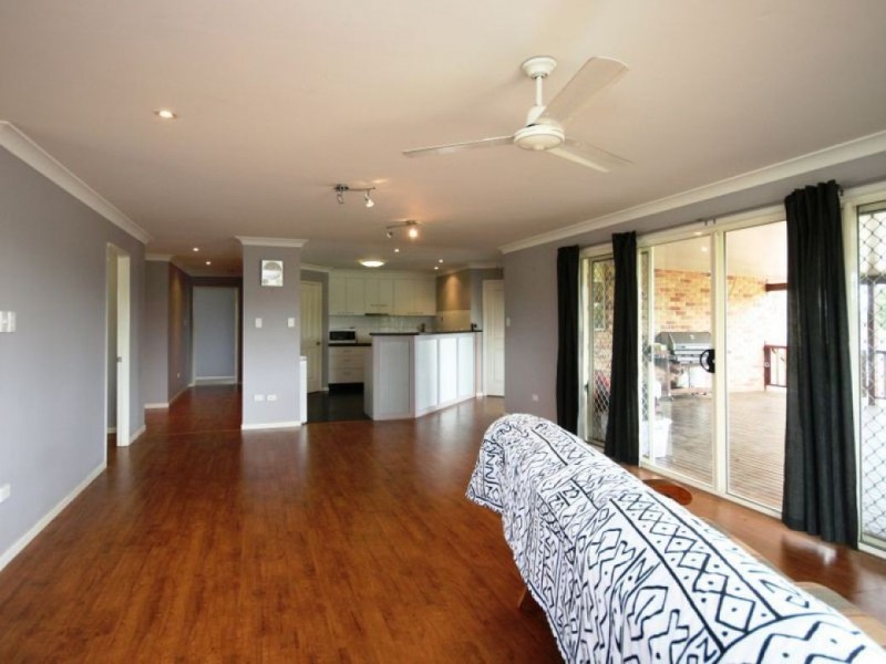 83 Greenhills Drive, Blackbutt QLD 4306