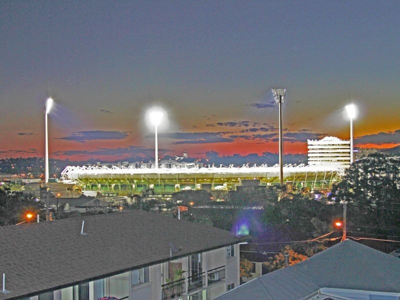 18 Rosslyn Street, East Brisbane QLD 4169