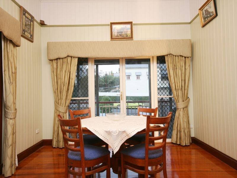 18 Rosslyn Street, East Brisbane QLD 4169