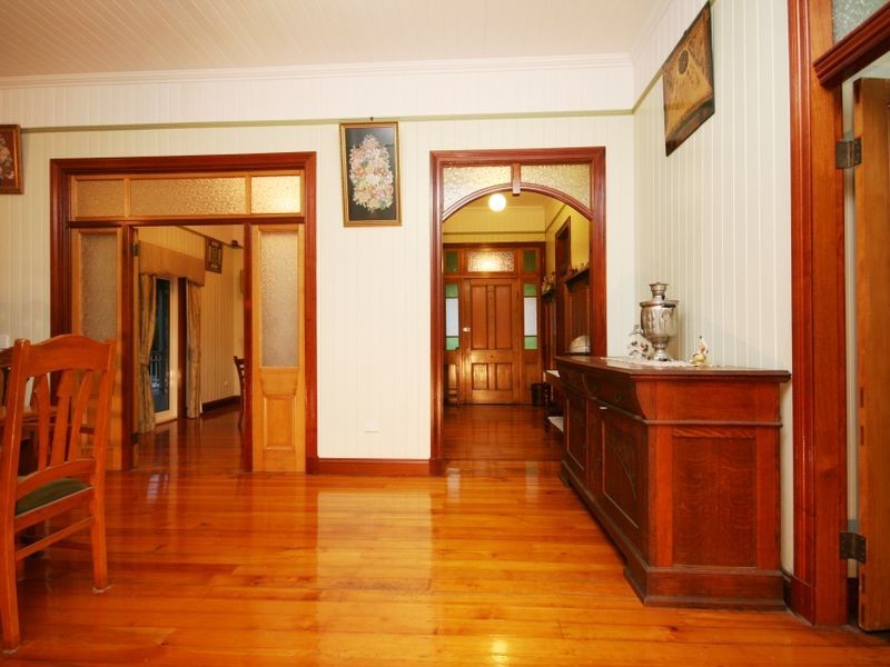 18 Rosslyn Street, East Brisbane QLD 4169