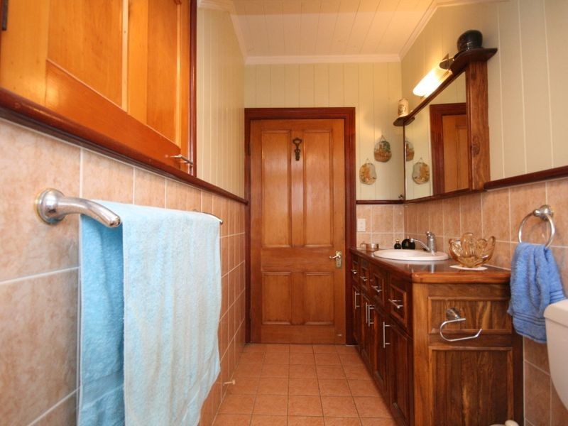 18 Rosslyn Street, East Brisbane QLD 4169