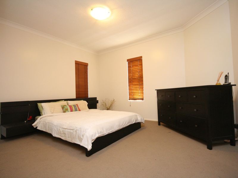 1/15 Rawlins Street, Kangaroo Point QLD 4169