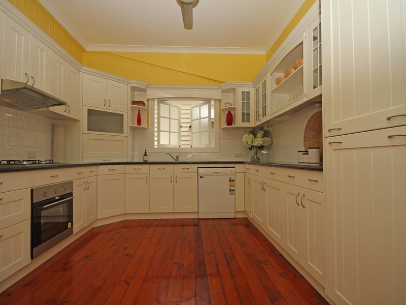 30 Barker Street, East Brisbane QLD 4169