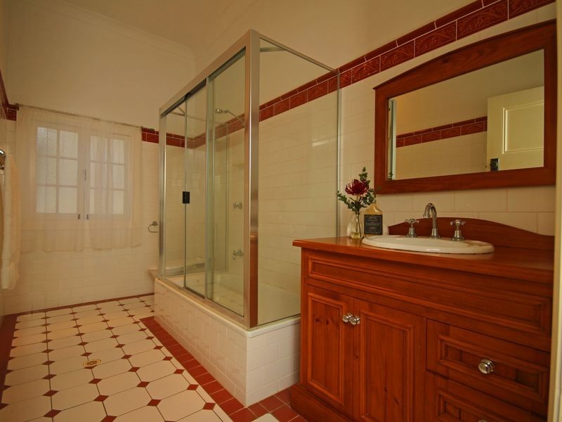 30 Barker Street, East Brisbane QLD 4169