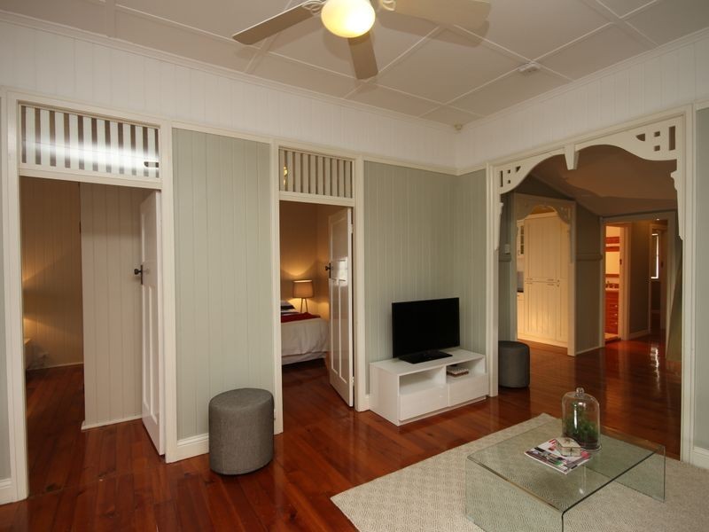 30 Barker Street, East Brisbane QLD 4169