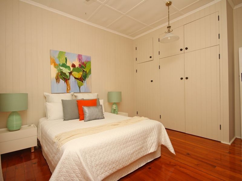 30 Barker Street, East Brisbane QLD 4169