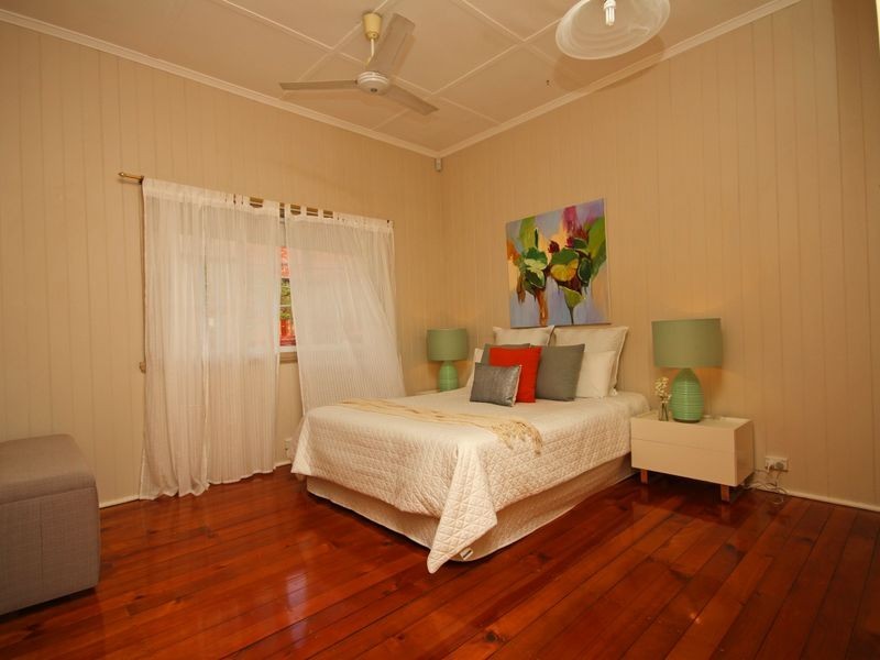 30 Barker Street, East Brisbane QLD 4169