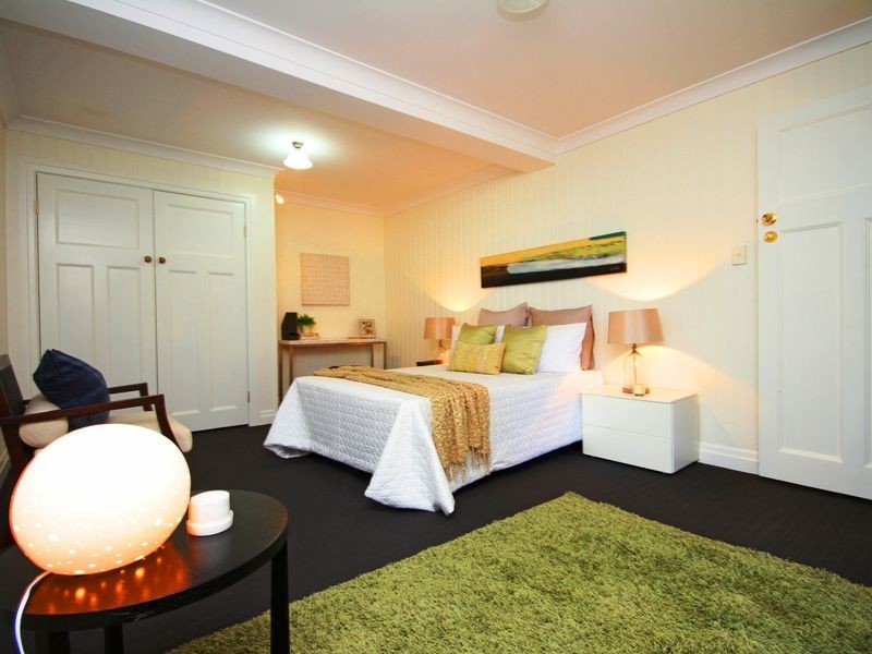 30 Barker Street, East Brisbane QLD 4169