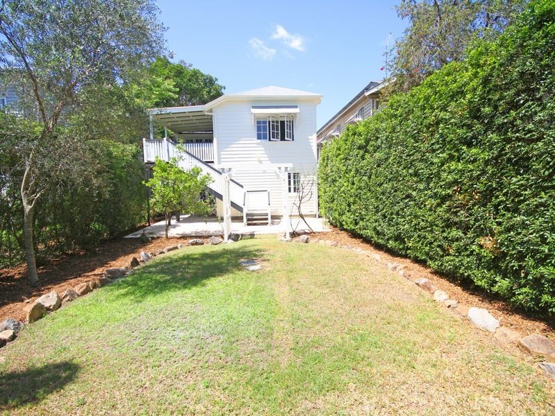 30 Barker Street, East Brisbane QLD 4169