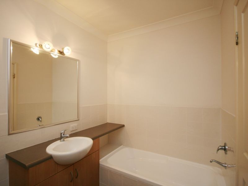 18 Quinton Street, Kangaroo Point QLD 4169