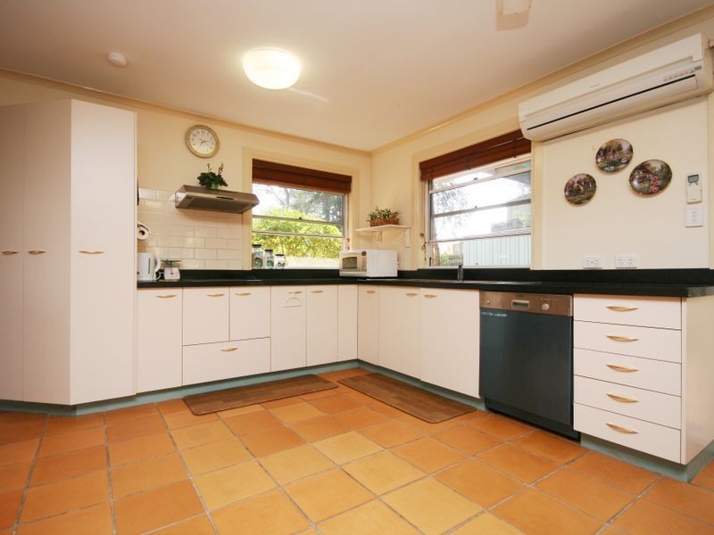 25 Picasso Street, Carina QLD 4152