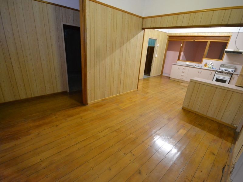 8 Sword Street, Woolloongabba QLD 4102