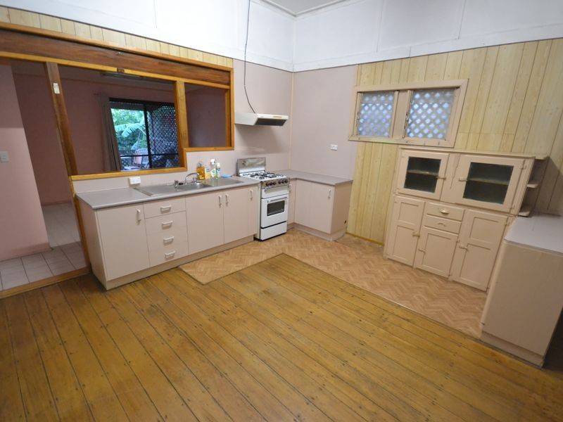 8 Sword Street, Woolloongabba QLD 4102