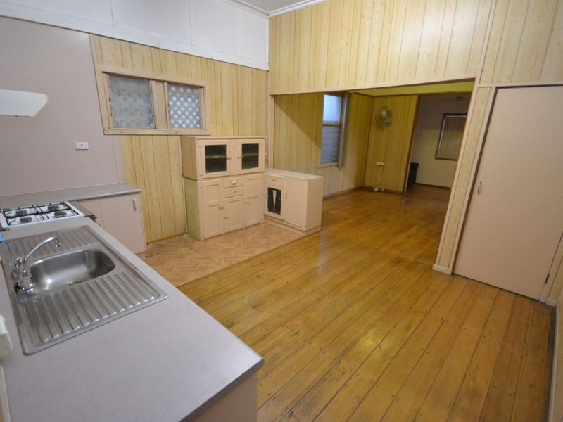 8 Sword Street, Woolloongabba QLD 4102