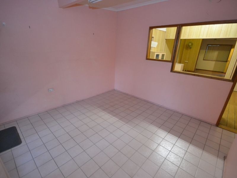 8 Sword Street, Woolloongabba QLD 4102