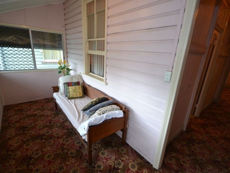 22 Lockerbie Street, Kangaroo Point QLD 4169