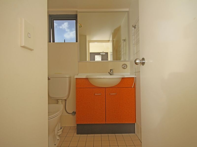 811/9 Castlebar Street, Kangaroo Point QLD 4169