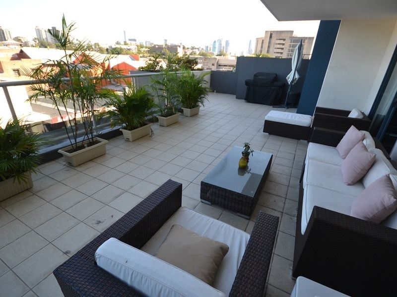 213/803 Stanley Street, Woolloongabba QLD 4102