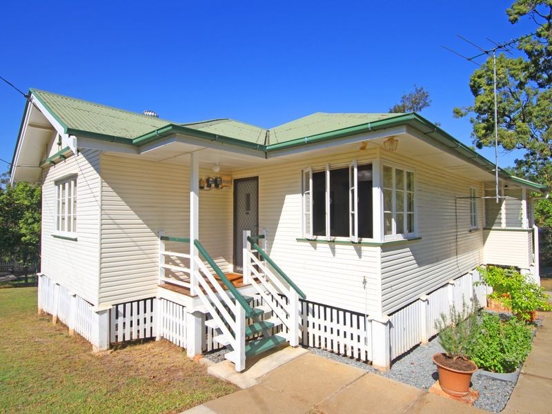 23 Diamond Street, Holland Park QLD 4121