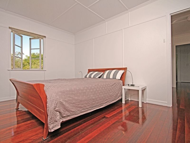 23 Diamond Street, Holland Park QLD 4121