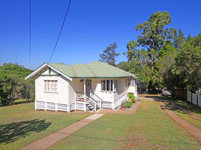 23 Diamond Street, Holland Park QLD 4121