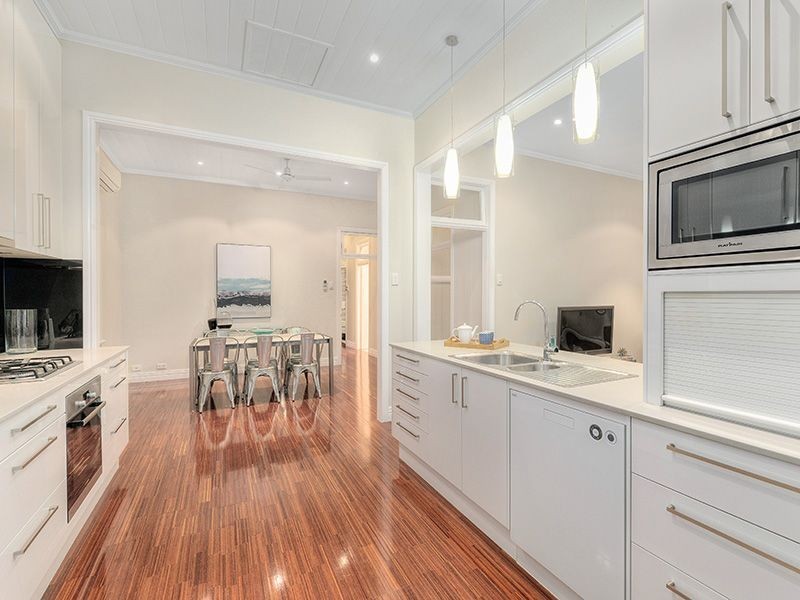 99 Baines St, Kangaroo Point QLD 4169