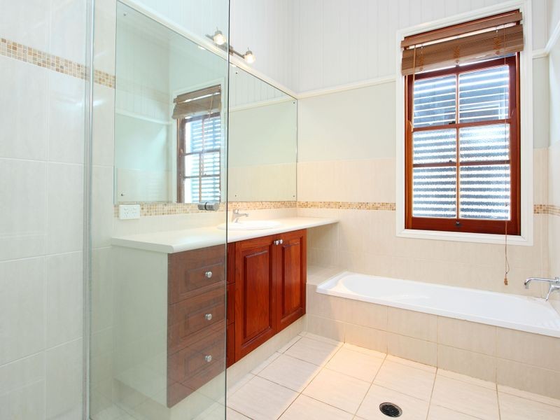 11 Latrobe Street, East Brisbane QLD 4169