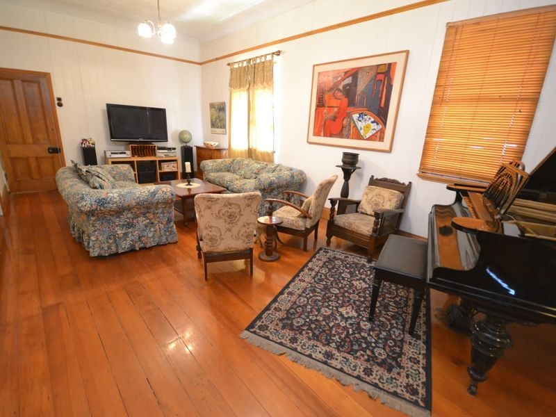 49 Baines St, Kangaroo Point QLD 4169