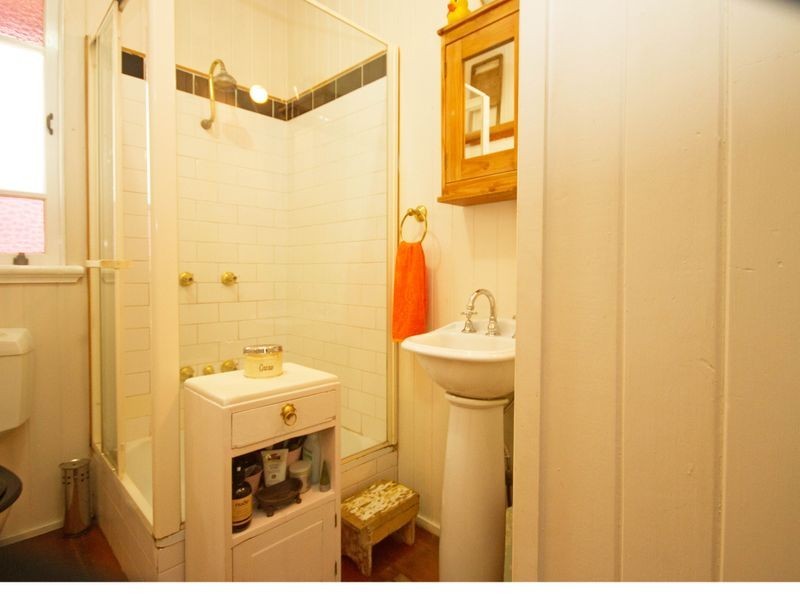 187 Cornwall St, Greenslopes QLD 4120