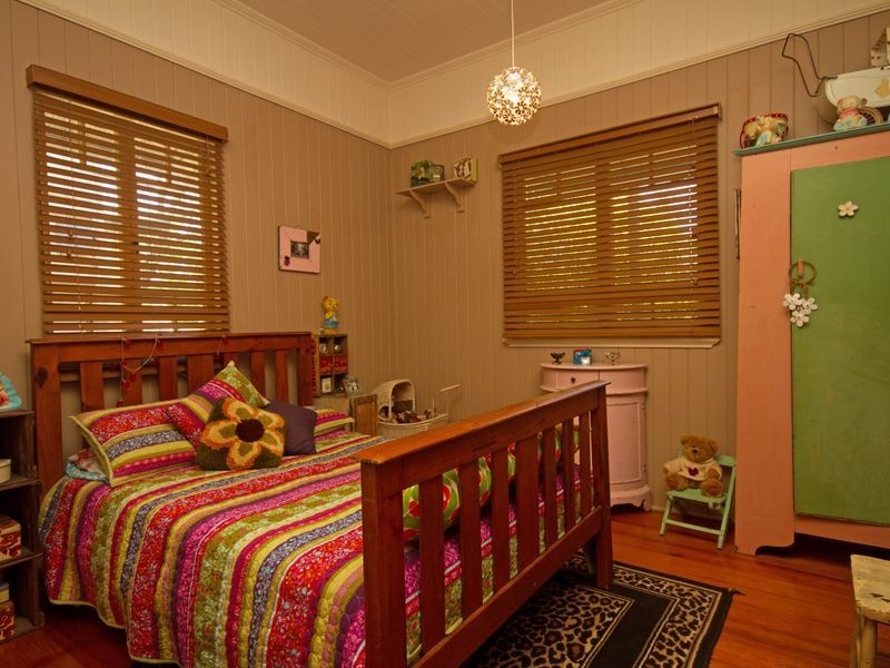 187 Cornwall St, Greenslopes QLD 4120