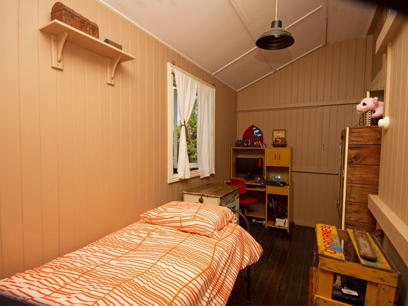 187 Cornwall St, Greenslopes QLD 4120