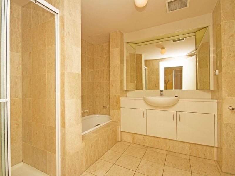 42/57 Lambert St, Kangaroo Point QLD 4169