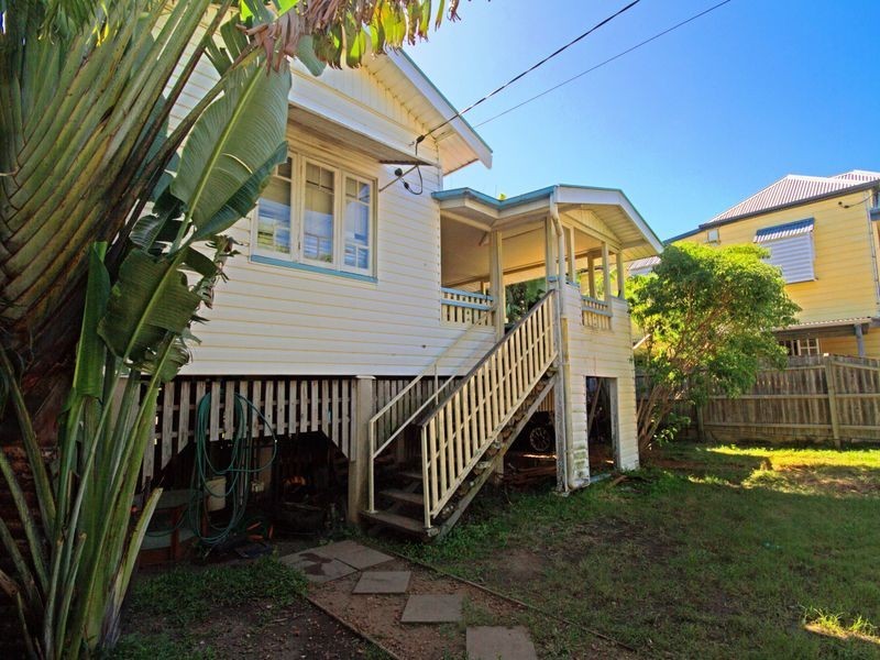 16 Ellis Street, Greenslopes QLD 4120