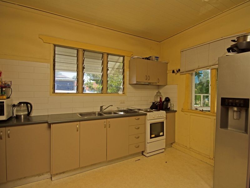 16 Ellis Street, Greenslopes QLD 4120