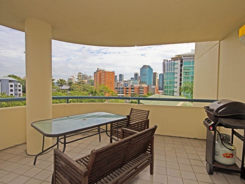 17/57 Lambert Street, Kangaroo Point QLD 4169